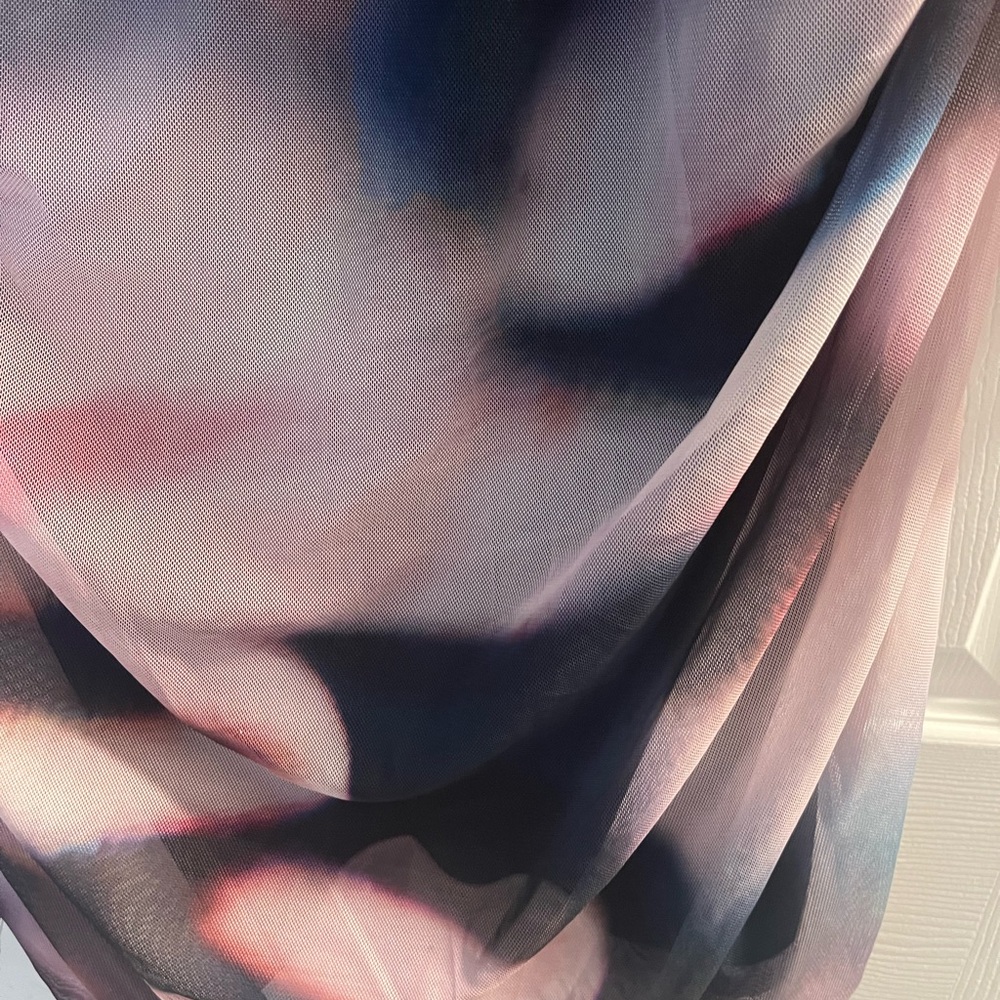 PrettyLittleThing Multicolor Abstract Dress - Picture 7 of 8
